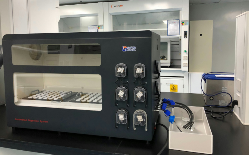 全自動石墨消解儀適應強酸環境的設計特點